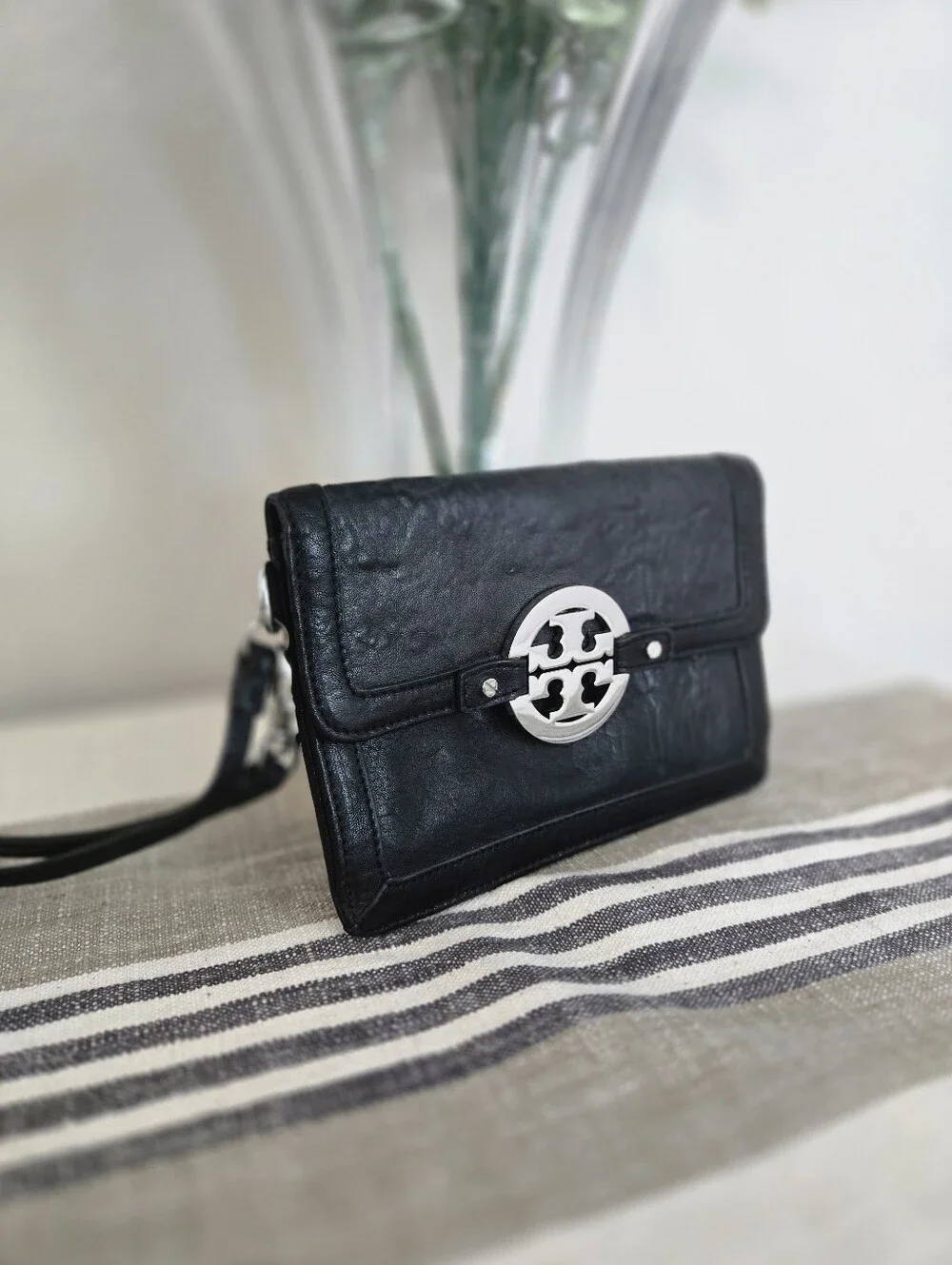 Tory Burch Amanda Flat Foldover Wristlet